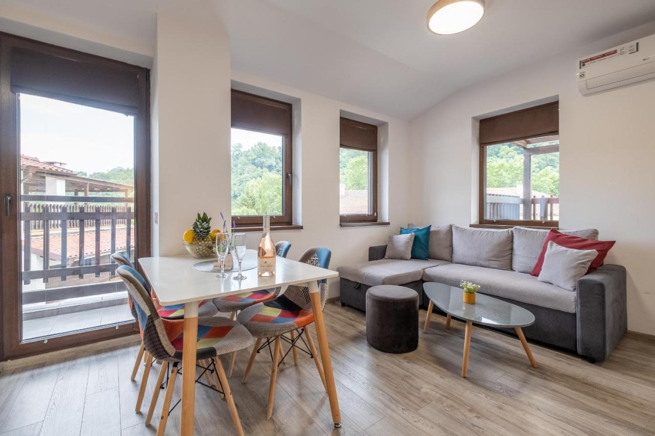 וליקו טורנובו Tarnovgrad Apartments - Free Parking מראה חיצוני תמונה